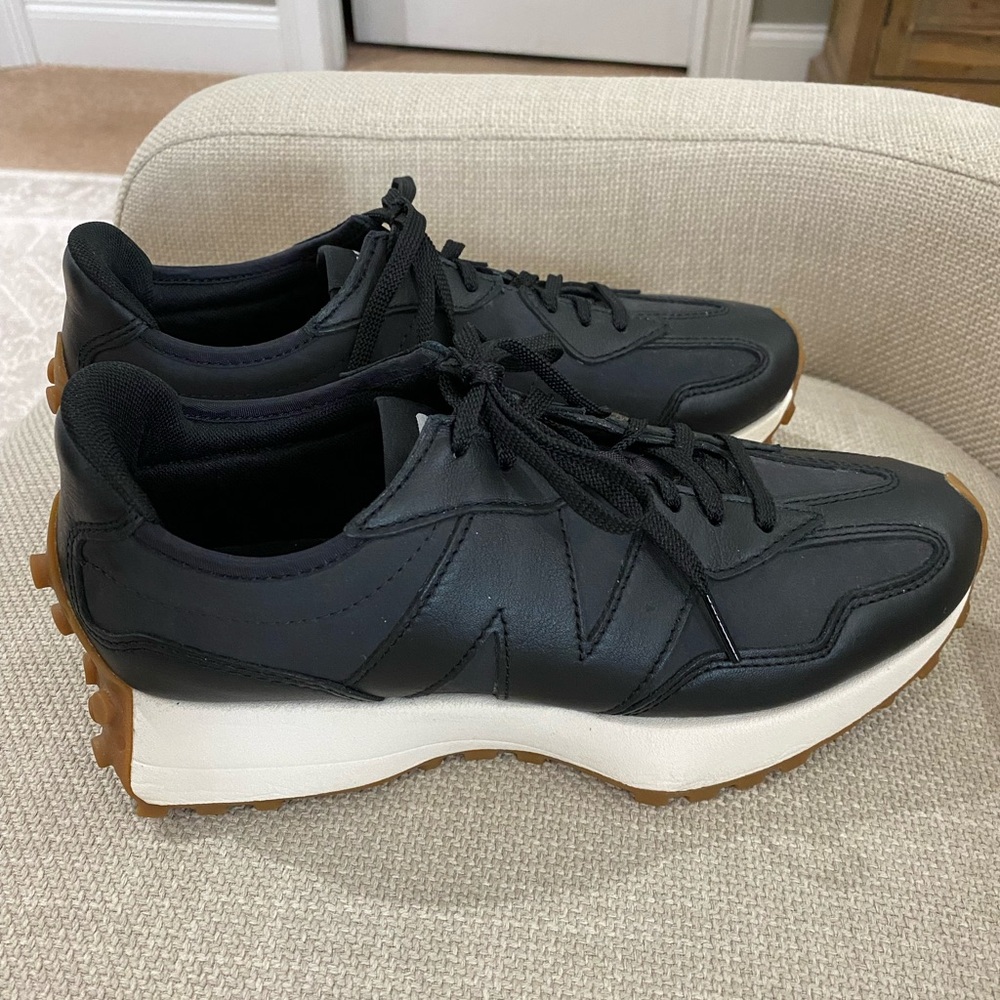 New Balance 327 black leather size 9 womens NWOB